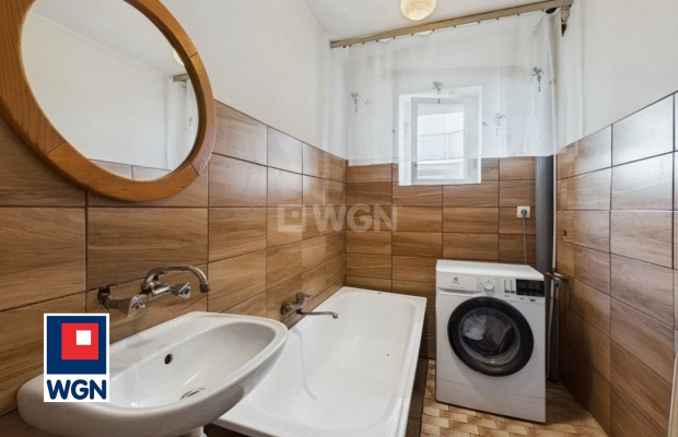Nowa Sól, dom, 4 pokoje, 130 m2, sprzedam, 549 000 zł. 
 
Na sprzedaż wolnostojący dom o powierzchni ok. 115 m2, położony na dz