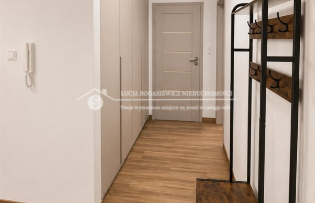 PIERWSZY NAJEM | NOWE MIESZKANIE 43,11 m² | GARAŻ | KOMÓRKA LOKATORSKA | JAWORZE  

 Do wynajęcia  nowe, nigdy wcześniej niezam