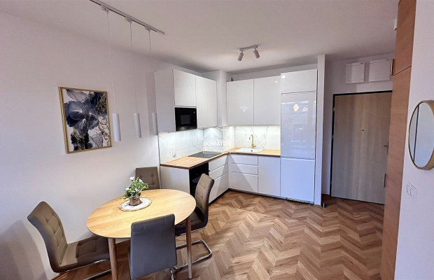 Mieszkanie 36 m2 na wynajem w nowoczesnym apartamentowcu na Osiedlu Glinki.  
Teren ogrodzony , zamknięty z sterowaną bramą wja