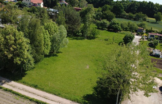 DZIAŁKA BUDOWLANA W GRODZISZCZU/ WIDOK NA GÓRY