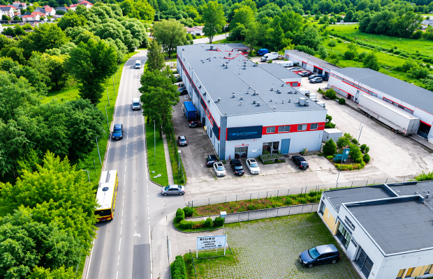 Hala, magazyn, biura i plac do wynajęcia – Janów, woj. świętokrzyskie