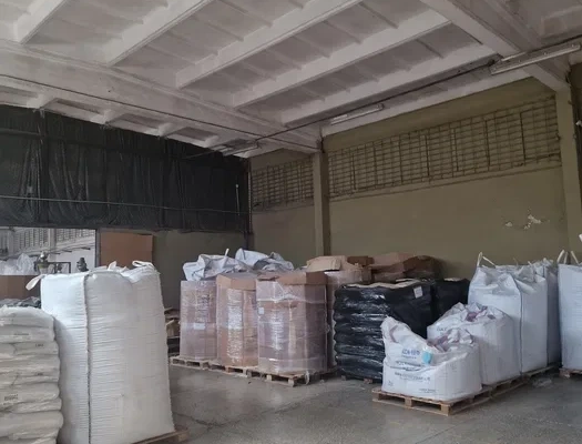Hala, magazyn, biura i plac do wynajęcia – Janów, woj. świętokrzyskie