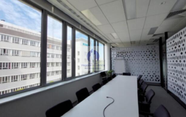 Praga Południe: lokal biurowy 865m2 do podnajmu