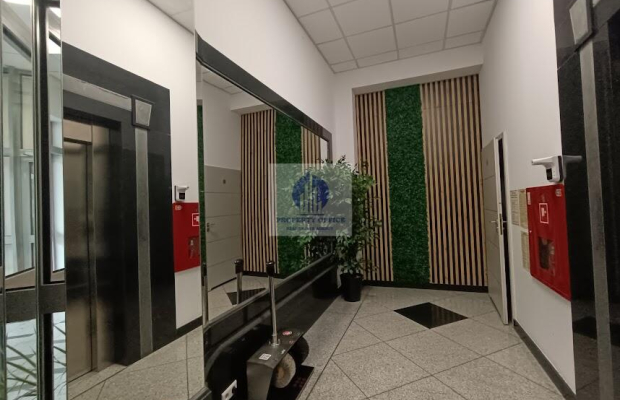 Włochy: lokal biurowy 238,22m2 do wynajęcia