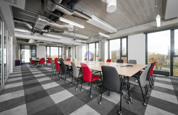 Włochy: lokal biurowy 620,40m2 do wynajęcia