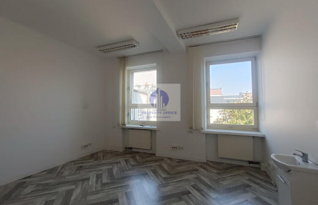Śródmieście: lokal biurowo-usługowy 23,80 m2 z umywalką, do wynajęcia