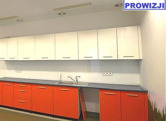 Włochy: lokal biurowy 495 m2 do wynajęcia