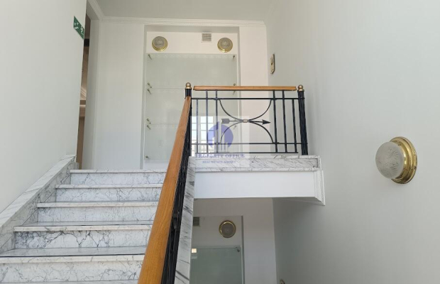 Śródmieście: lokal biurowy 17,90m2 do wynajęcia