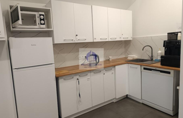 Śródmieście: lokal biurowy 17,90m2 do wynajęcia