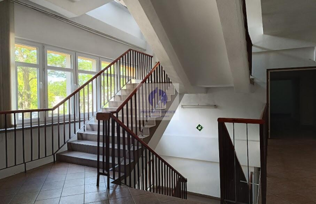 Wawer: lokal biurowy 11,90m2 do wynajęcia