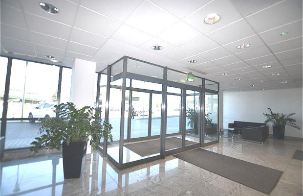 Włochy: lokal biurowy 552m2 do wynajęcia