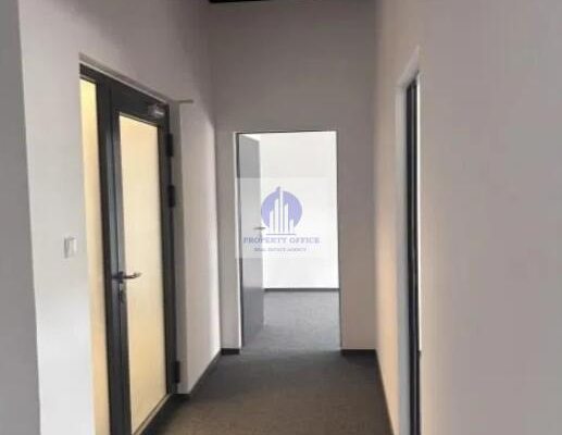 Włochy: lokal biurowy 91,30 m2 do wynajęcia