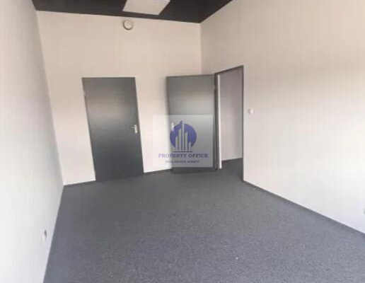 Włochy: lokal biurowy 91,30 m2 do wynajęcia