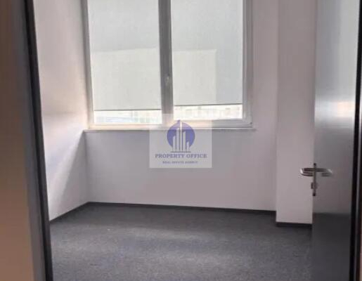 Włochy: lokal biurowy 91,30 m2 do wynajęcia
