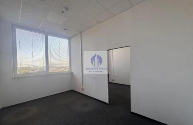 Włochy: lokal biurowy 30,80 m2 do wynajęcia