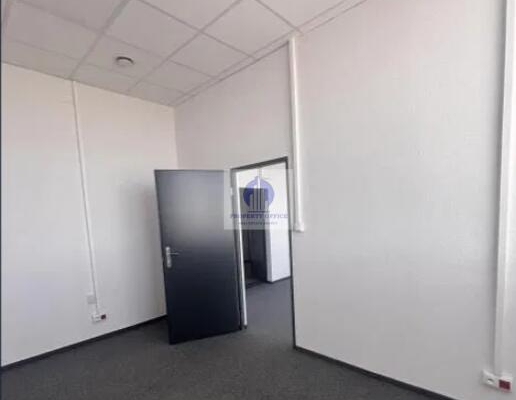 Włochy: lokal biurowy 30,80 m2 do wynajęcia