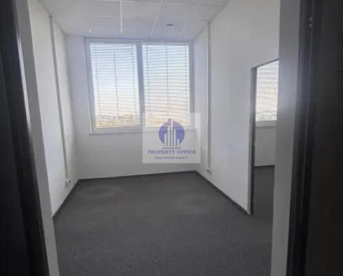 Włochy: lokal biurowy 30,80 m2 do wynajęcia