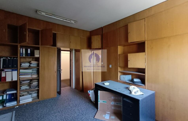 Włochy: lokal biurowy 32,80m2 do wynajęcia