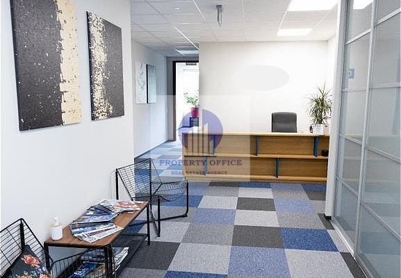 Włochy: lokal biurowy 200m2 do wynajęcia
