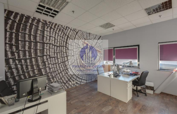 Włochy: lokal biurowy 216m2 do wynajęcia