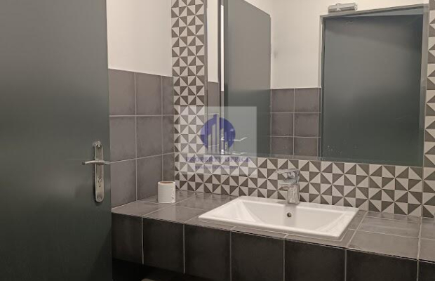 Włochy: lokal biurowy 37,40m2 do wynajęcia