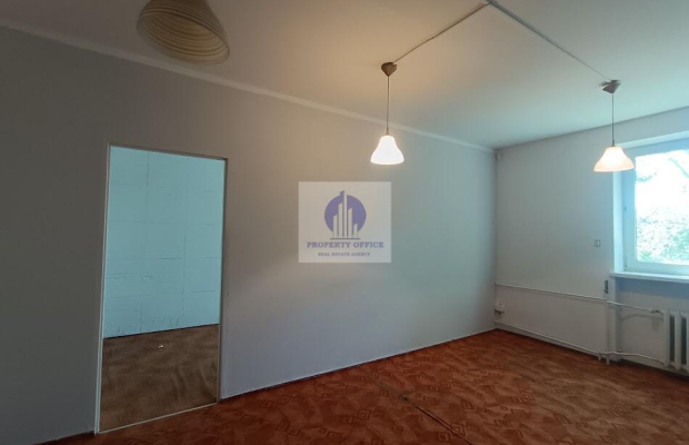 Włochy: lokal biurowy 33,90m2 do wynajęcia