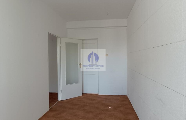 Włochy: lokal biurowy 33,90m2 do wynajęcia