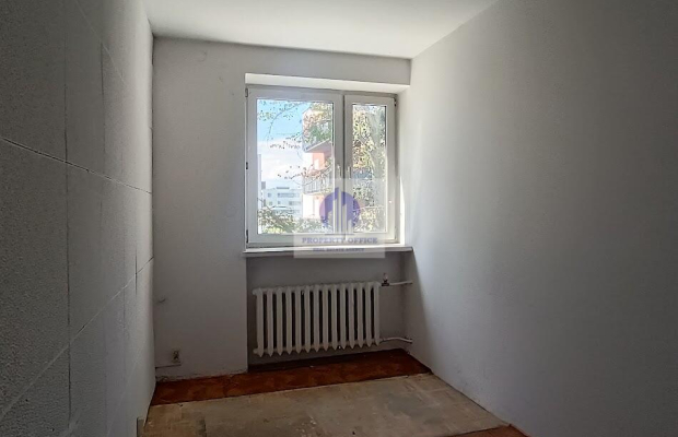 Włochy: lokal biurowy 33,90m2 do wynajęcia