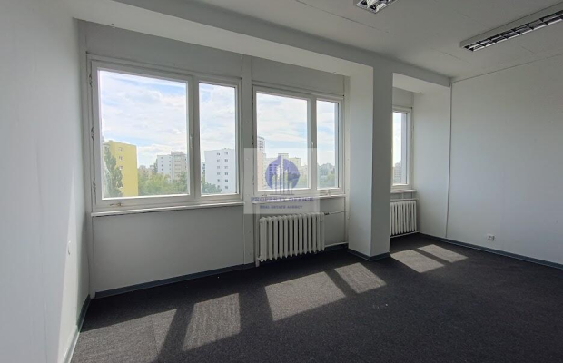 Praga Południe:lokal biurowy 21,70 m2 do wynajęcia