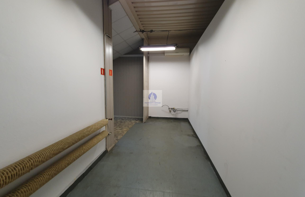 Bielany: magazyn 38,85 m2 do wynajęcia