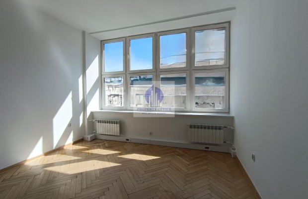 Śródmieście: lokal biurowy 15,37m2 do wynajęcia