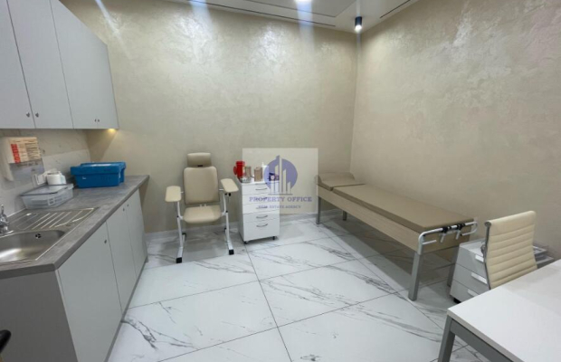 Śródmieście: lokal na usługi medyczne 690m2 do wynajęcia