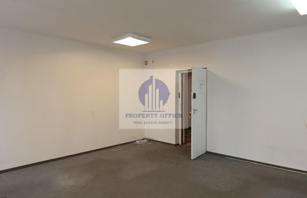 Włochy: lokal biurowy 28,60m2 do wynajęcia