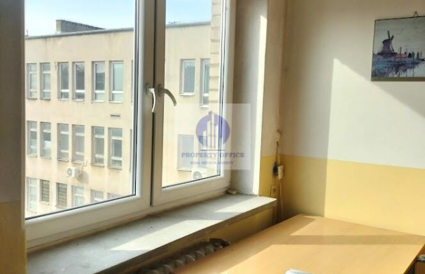 Włochy: lokal biurowy 27,20m2 do wynajęcia