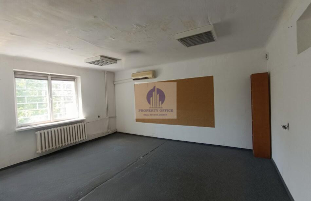 Włochy: lokal biurowy 37,60 m2 do wynajęcia