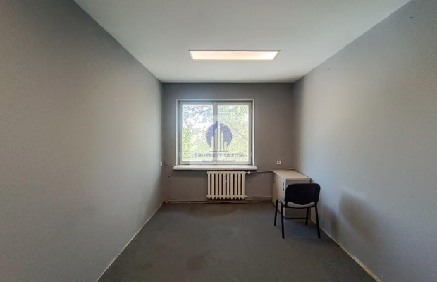 Włochy: lokal biurowy 15,30 m2 do wynajęcia