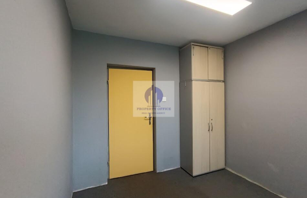 Włochy: lokal biurowy 15,30 m2 do wynajęcia