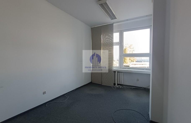 Włochy: lokal biurowy 17,60m2 do wynajęcia