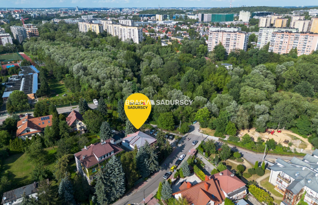 Klimatyczny, wolnostojący dom w sąsiedztwie parku
