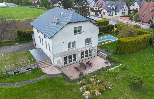 Dom wolnostojący 313m2 z basenem-blisko Krakowa