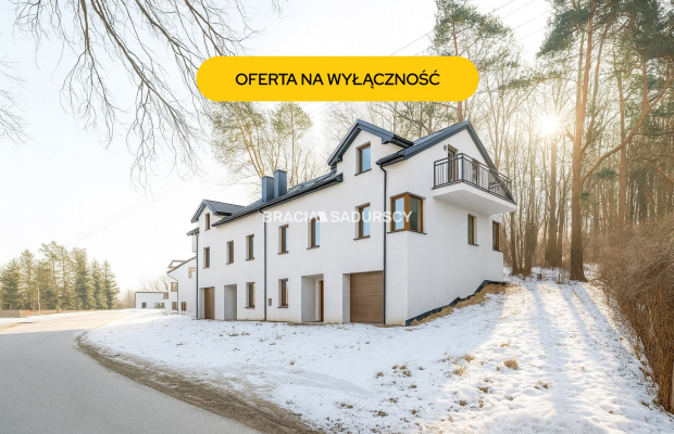 Wygodne domy pod lasem w Podgórkach Tynieckich.