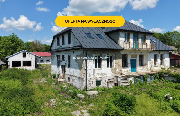 Inwestycja z Duszą i Potencjałem: Dawna Mleczarnia o Powierzchni 750 m² blisko Stoku Narciarskiego (Sławice Szlacheckie, gm. Mi