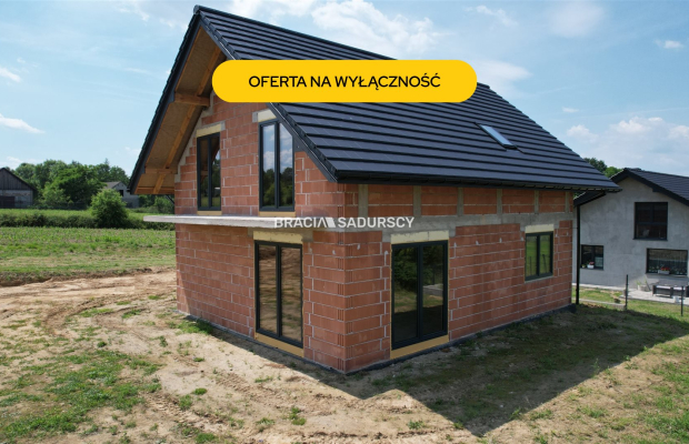 Dom w Brzezince, gm Brzeźnica