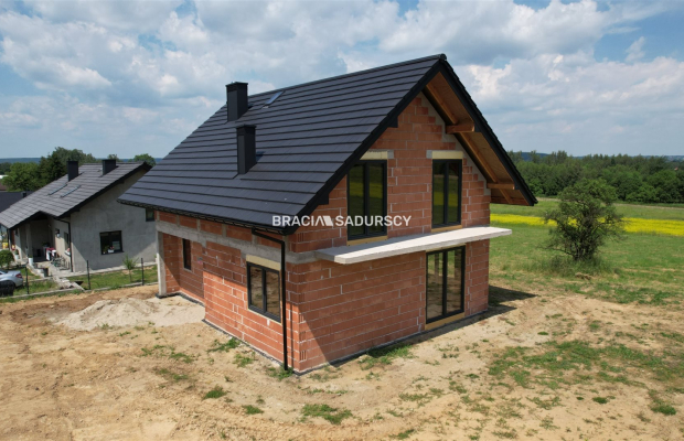 Dom w Brzezince, gm Brzeźnica