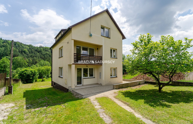 Dom przy lesie, idealny pod biznes i zamieszkanie
