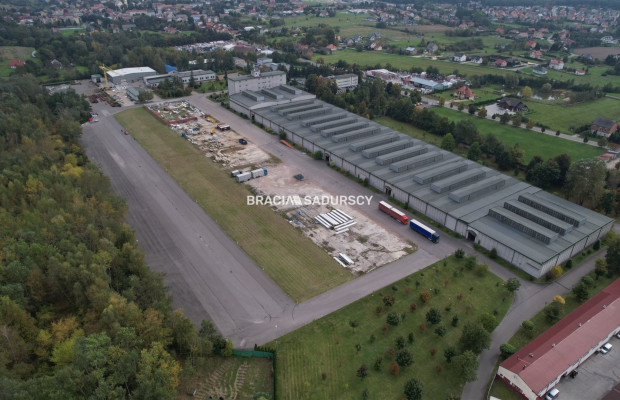 Nieruchomośc z przeznaczeniem pod fabrykę / centru