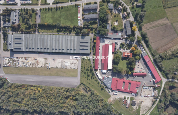 Nieruchomośc z przeznaczeniem pod fabrykę / centru