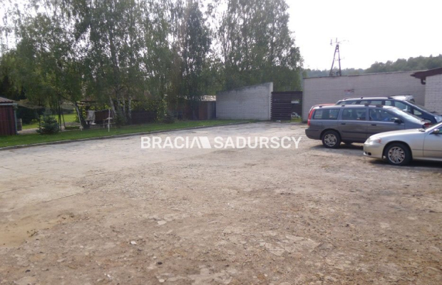 Zdjęcia należą do właściciela oferty. 
 
Do sprzedania nieruchomość produkcyjno-mieszkalna o powierzchni całkowitej 1027 m2 leż