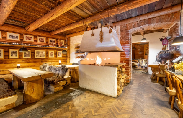 Lokal w centrum miasta z działającą restauracją