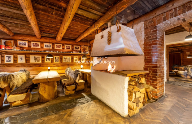 Lokal w centrum miasta z działającą restauracją